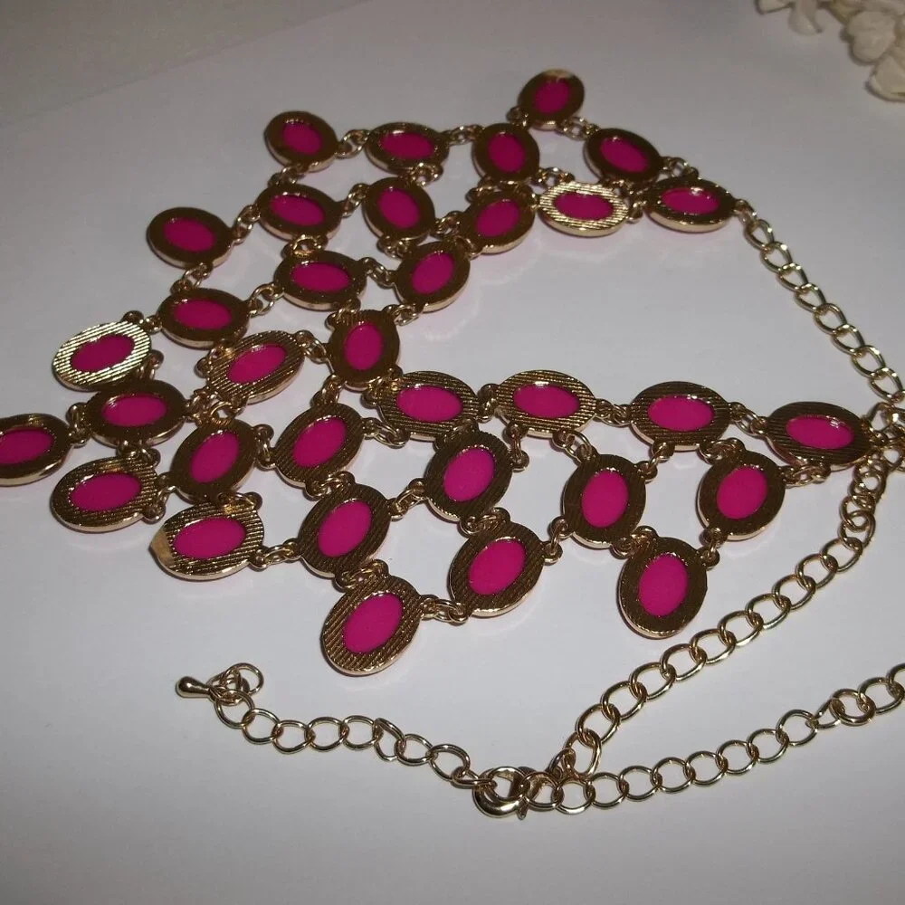 Pink and Gold Statement Necklace Fashion Accessory Costume Jewelry Large Big E20 - Picture 4 of 4